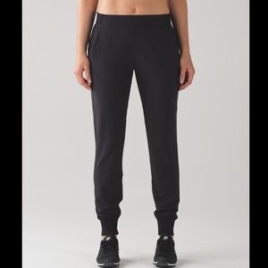 Lululemon Get Ready Swift 30 Black Joggers Size 4